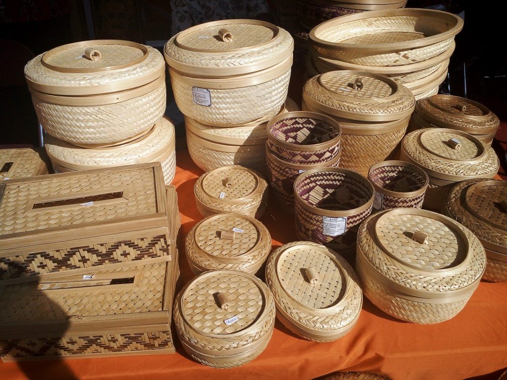 anyaman kerajinan bambu