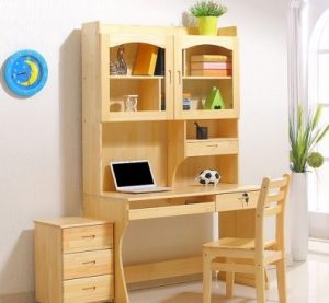 Read more about the article Cat Kayu Tahan Air Mengubah Kitchen Set Kayu Mahoni Jadi Tahan Lama