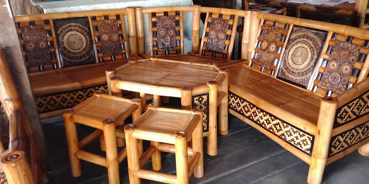 Furniture Bambu Untuk Teras Akan Tahan Lama Dengan Cat Ini - bambu furniture