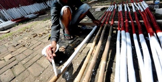 Punya Pintu  Dari Bambu Warna  Merah Dan Putih  Ini Bisa 