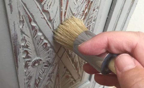 10 Tips Ampuh Saat Mengecat Menggunakan Chalk Paint - amplas