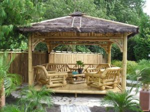 Read more about the article Percantik Garden Furniture dengan Finishing Natural Menggunakan Cat Anti Air
