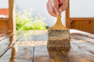 Read more about the article Tips Mengaplikasikan Polyurethane untuk Furnitur Outdoor Tahan Lama