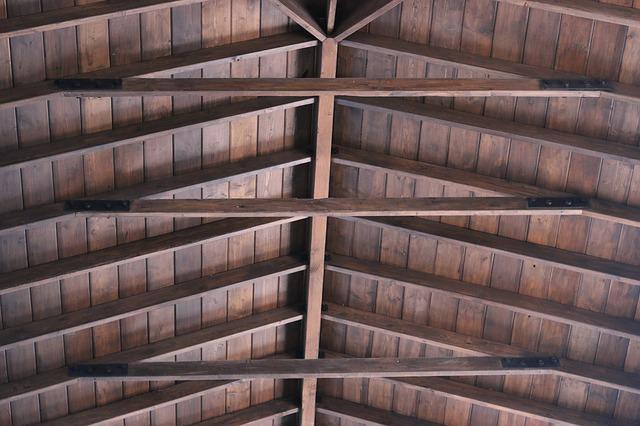 sonokeling salah satu jenis kayu untuk atap rumah 